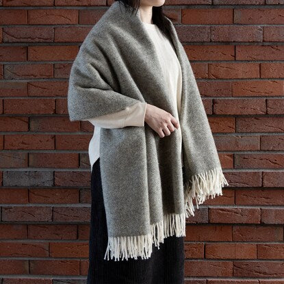 Large wool blanket (herringbone/gray)