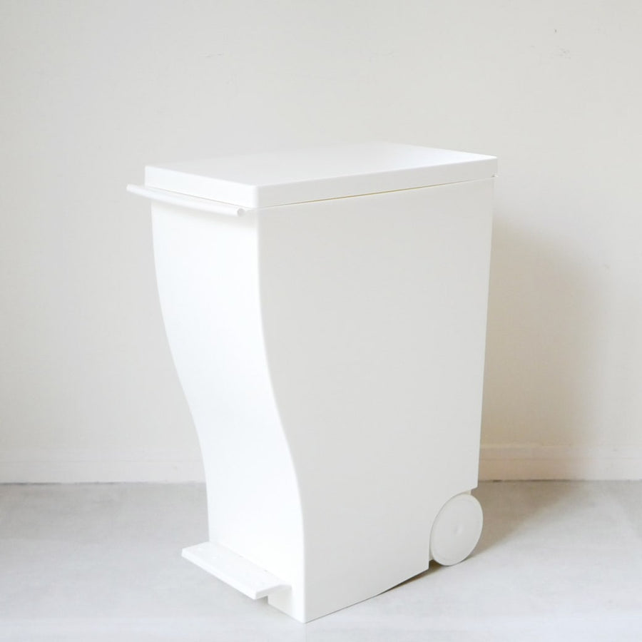 kcud #30 White