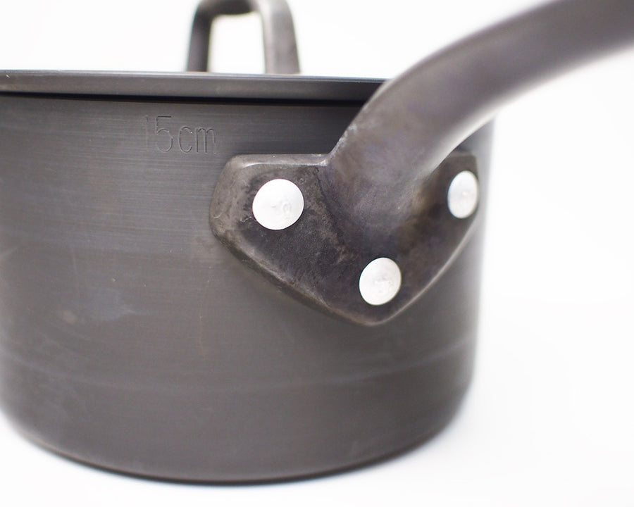 GS Black Saucepan by ETOETOTEATO