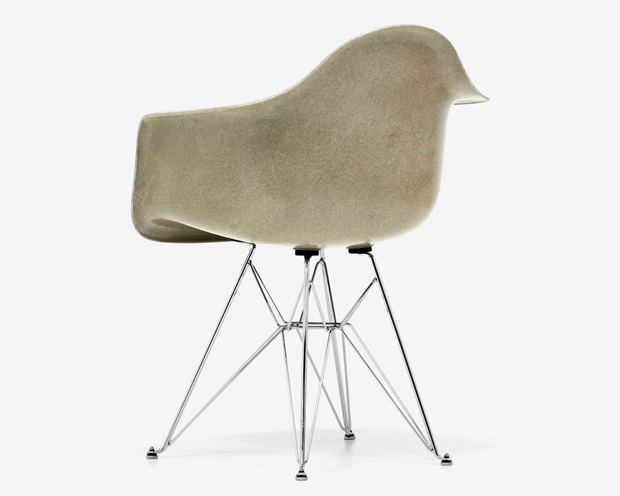 Fiberglass Arm Shell Chair PEBBLE ペブル