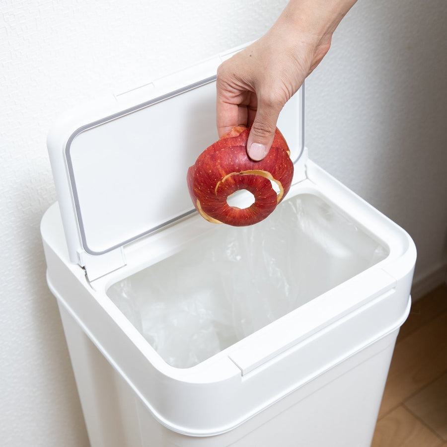 Seals 45 Airtight Dustbin, White
