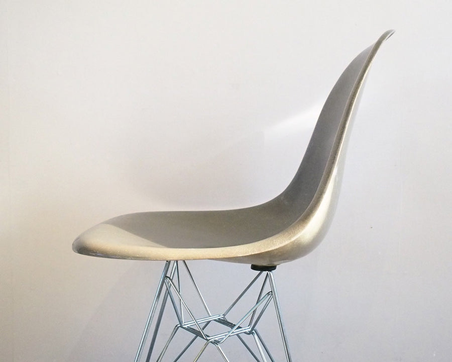 Eames side shell chair, amber
