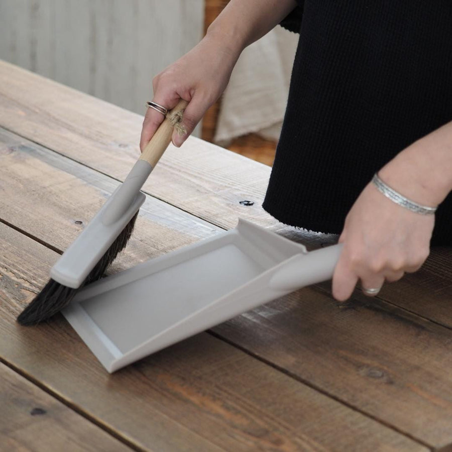 smart dustpan and brush set, gray