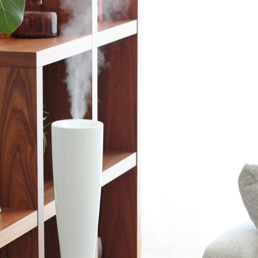 Sablier, a top-fill ultrasonic humidifier with double antibacterial technology that humidifies with beautiful mist, in white