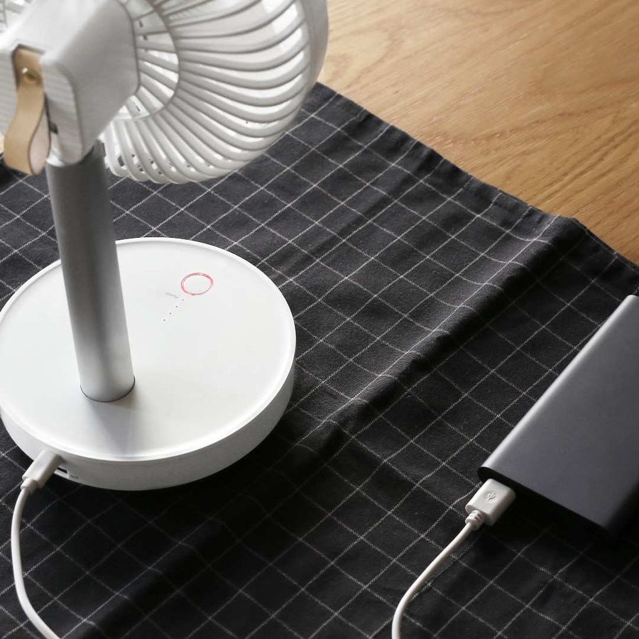 コードレスミニリビングファンモバイルバッテリー機能付