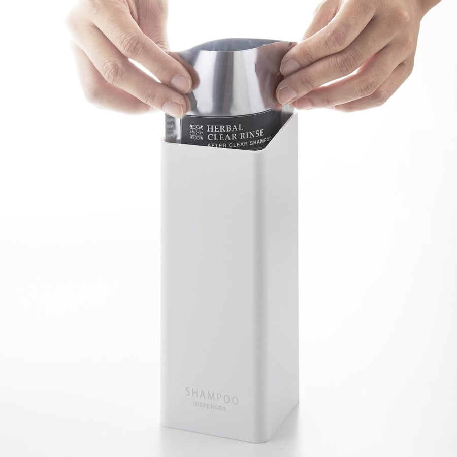 tower たっぷり洗剤が出るマグネットディスペンサー ボディソープ