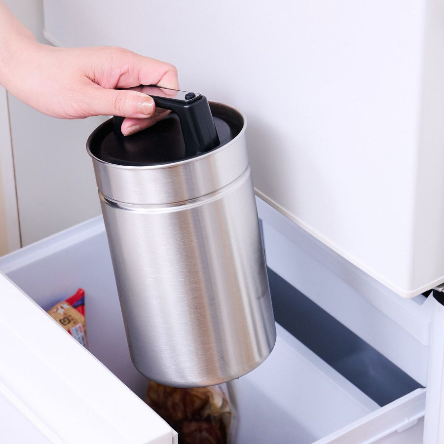 Sealable food waste canister