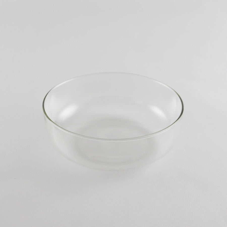 A shallow bowl with a crown glass that looks great with somen noodles.