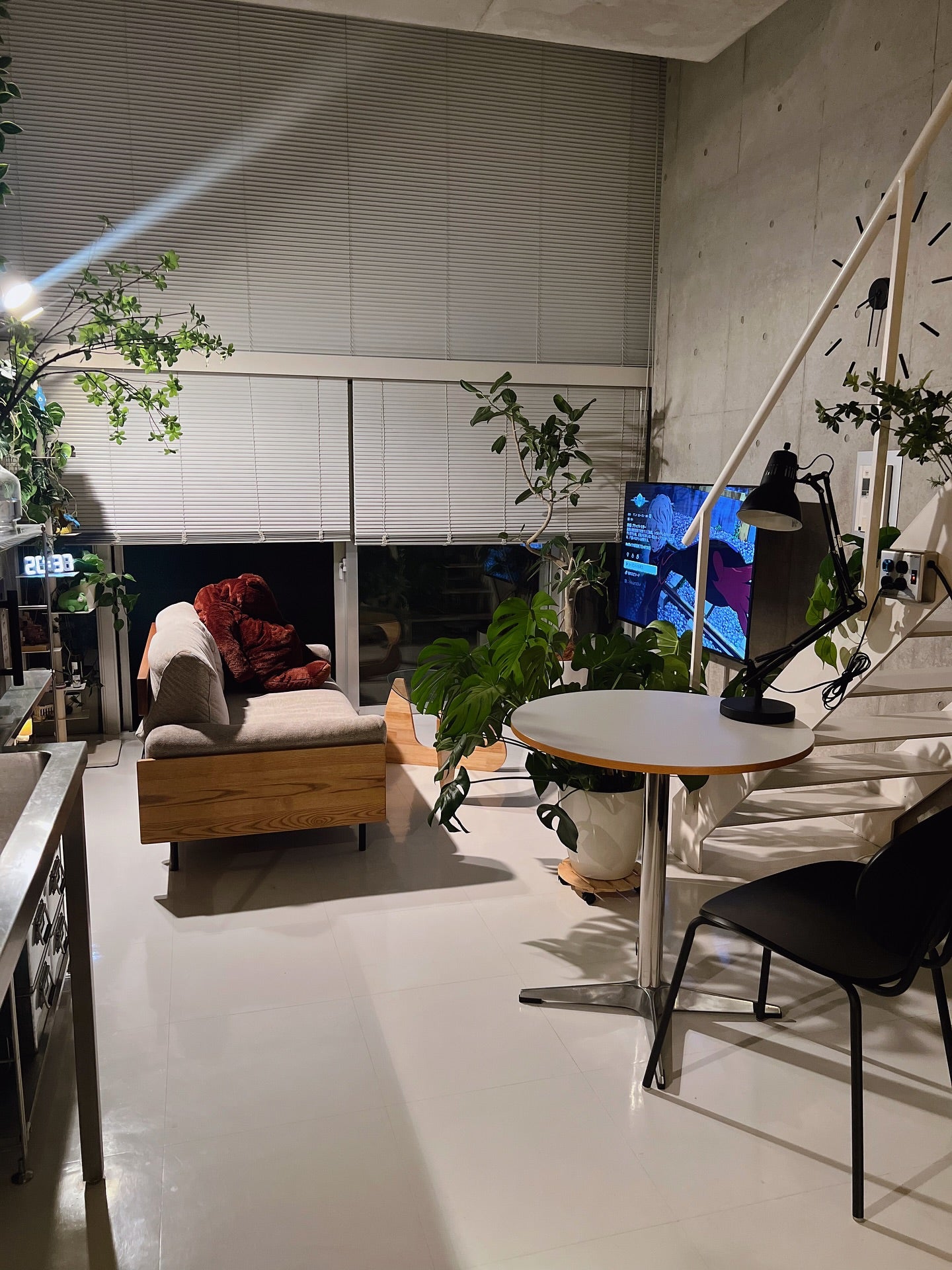 smoo カフェテーブル 円形 直径80cm シュワルツ ALN16 ALN07