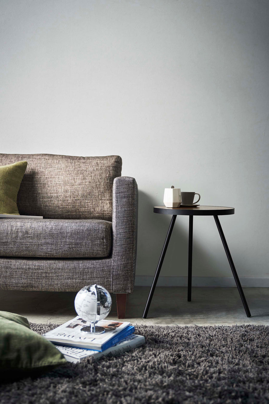 tower side table, round, black