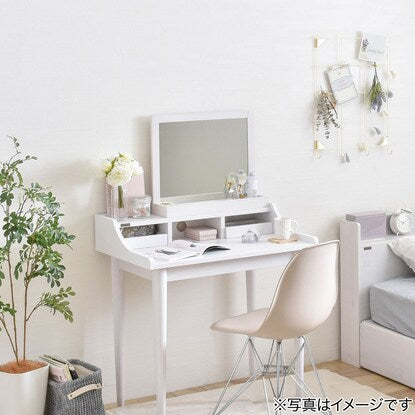 A large tabletop mirror (white) that is convenient for your desk or entryway