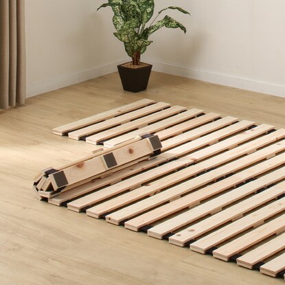 Double bed with roll-up cypress slats (COR)