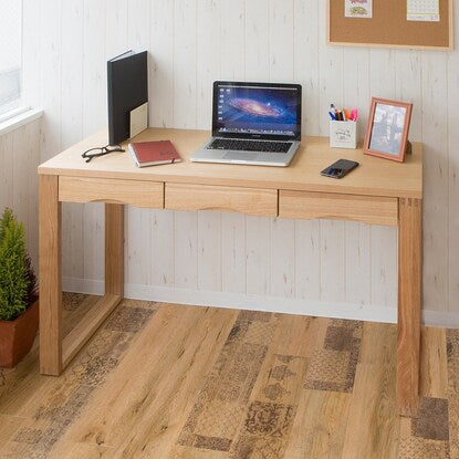 A natural wood desk with beautiful grain of ash veneer, depth 45cm (width 120cm light brown)