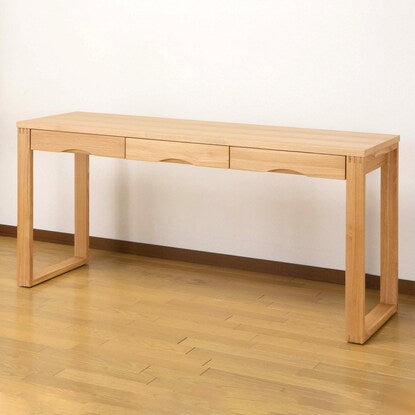 A natural wood desk with beautiful grain of ash veneer, depth 45cm (width 150cm light brown)