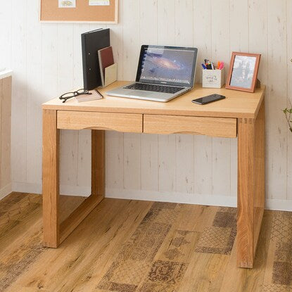 A natural wood desk with beautiful grain of ash veneer. Depth 59cm (width 90cm light brown)