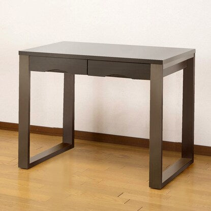 A natural wood desk with beautiful grain of ash veneer. Depth 59cm (width 90cm, dark brown)