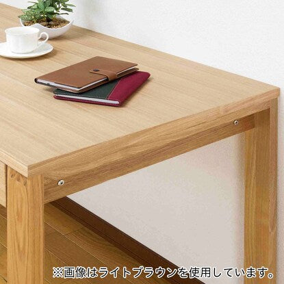 A natural wood desk with beautiful grain of ash veneer. Depth 59cm (width 90cm, dark brown)