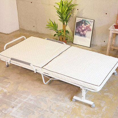 Compact short single folding bed (width 98 x depth 190 cm WH)