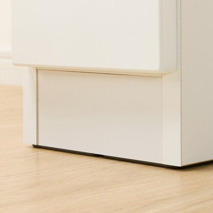 Slim counter (20cm wide) with doors that can be set in any direction