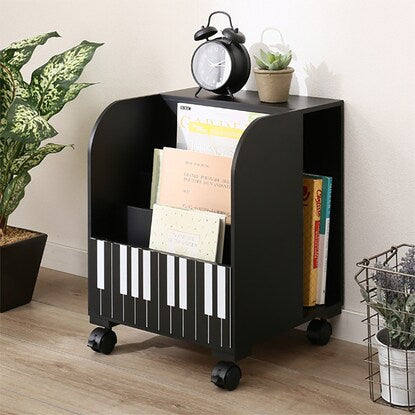 A cute, convenient storage cabinet for music sheets (low type)