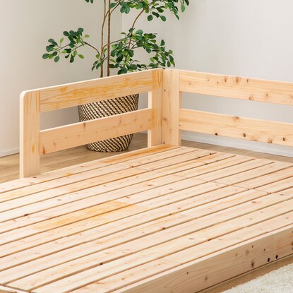 Single slatted floor bed with side guard