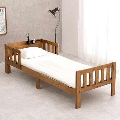 Family bed with bed guard (S LBR)