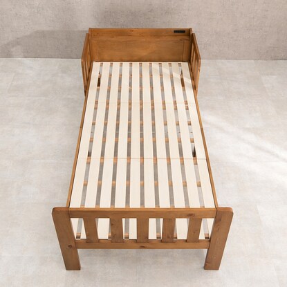 Family bed with bed guard (S LBR)