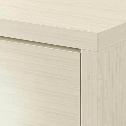 A slim cabinet with beautiful wood grain pattern and sliding doors (width 90 x height 85 cm, gloss finish WW)