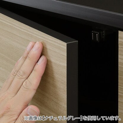 A thin square cabinet with a beautiful wood grain pattern, one row of doors (right-opening, width 38cm, gloss finish WW)