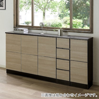 A thin square cabinet with beautiful wood grain pattern and two rows of doors (75cm wide, NGY)