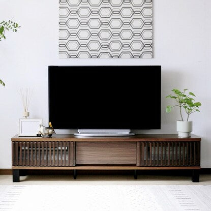 A TV stand featuring natural wood decorations (170cm wide WAL)