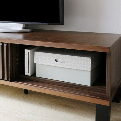 A TV stand featuring natural wood decorations (170cm wide WAL)