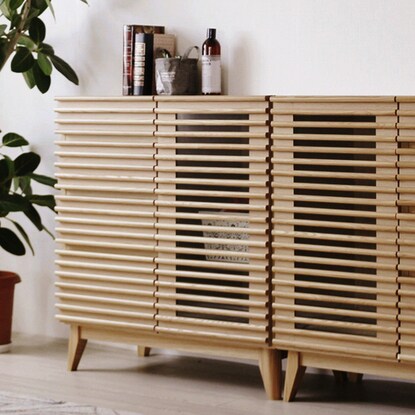 Sideboard with attractive natural wood decoration (80 NA)