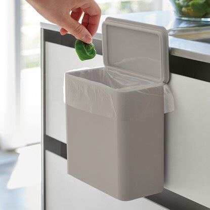 Magnetic &amp; Sink Door Trash Can (MO YM09)