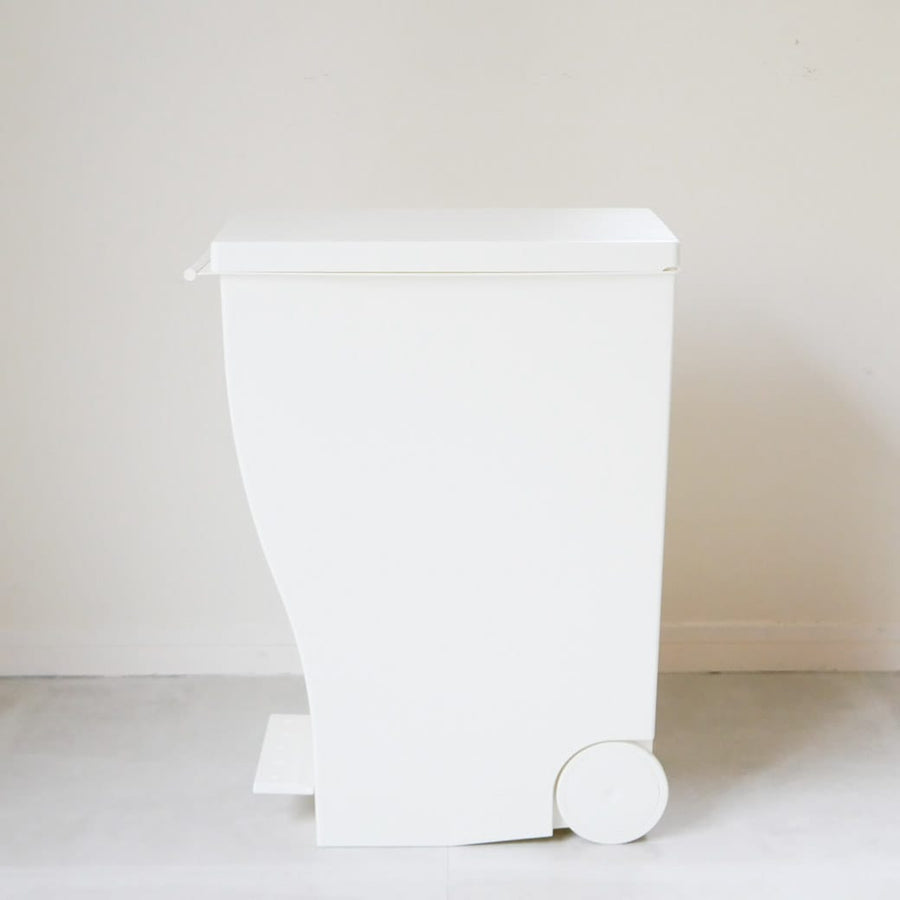 kcud #30 White