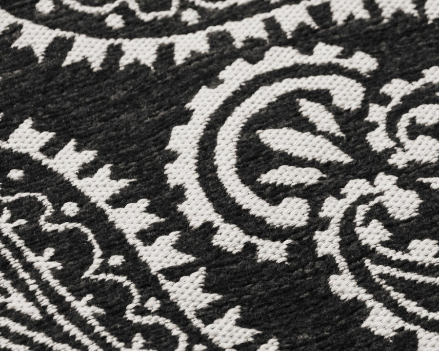 Paisley Bandana Rug Black 180×180cm