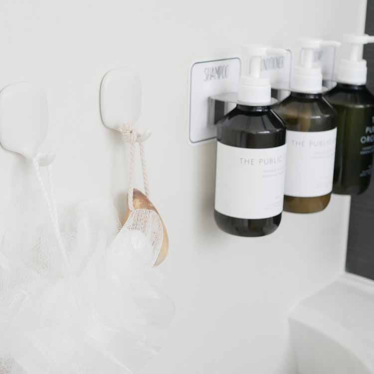 Bathroom magnetic hook, white