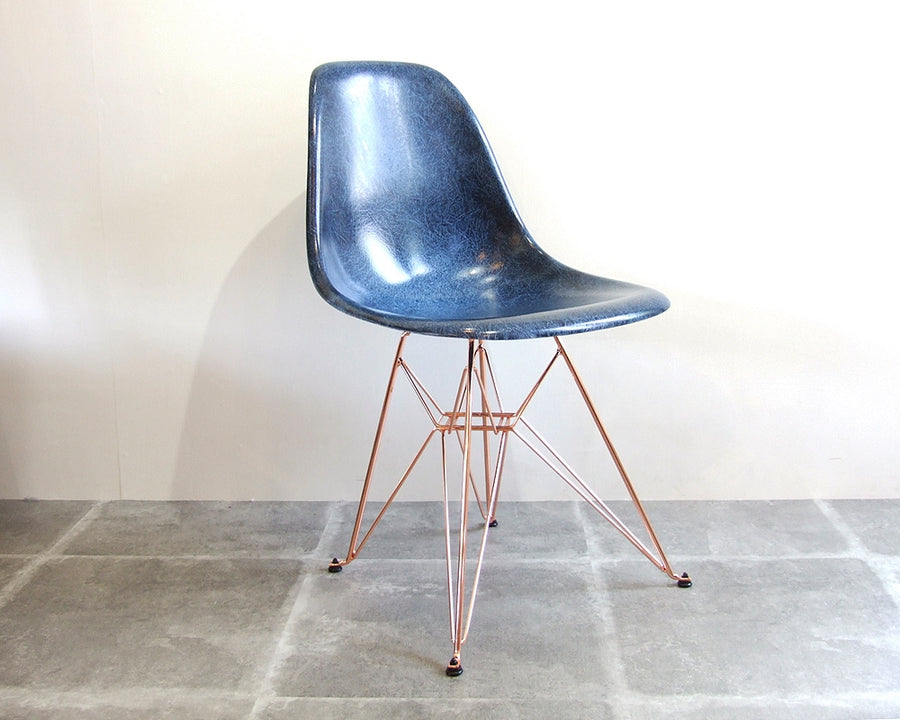 GS Fiberglass Side Shell Eiffel Chair by Modernica モダニカ製