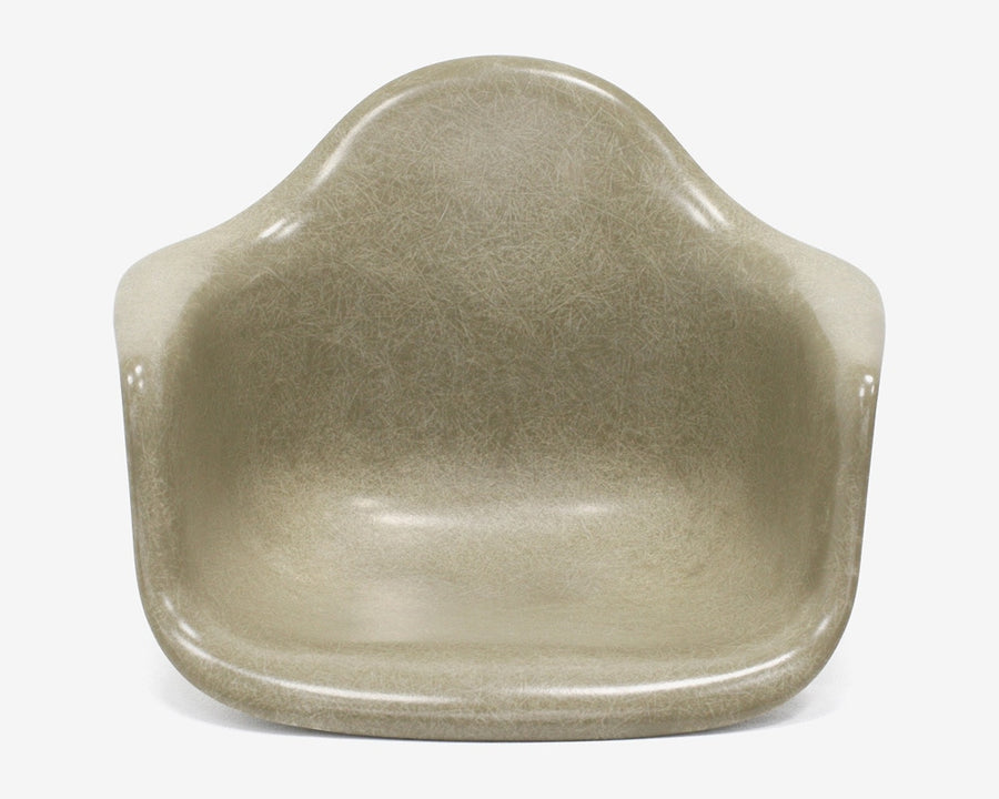 Fiberglass Arm Shell Chair PEBBLE ペブル