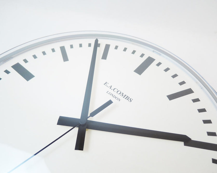 E.A. COMBS WALL CLOCK Bar E.A. 棒指標