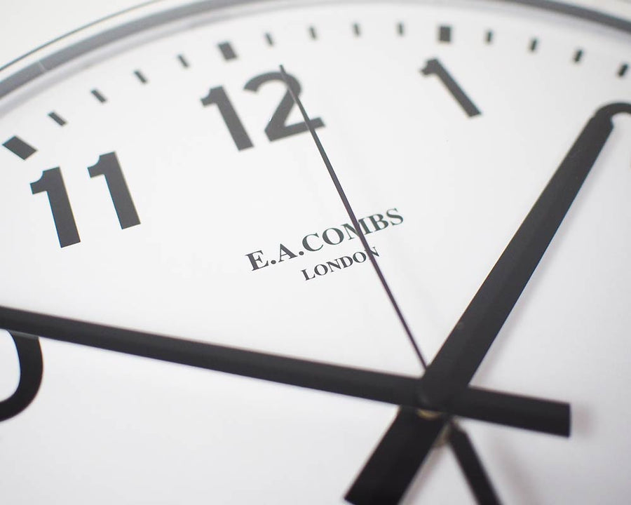 E.A. COMBS WALL CLOCK Arabic-A E.A. 数字指標A