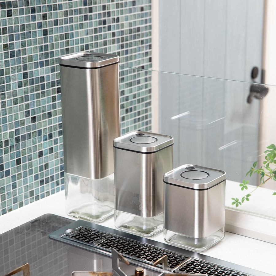 CUBE JAR WITH PRESS LID S