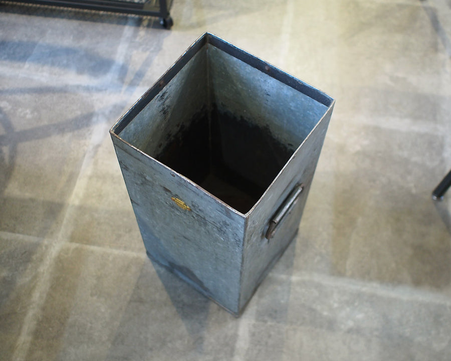 VINTAGE STEEL STORAGE Vintage steel storage