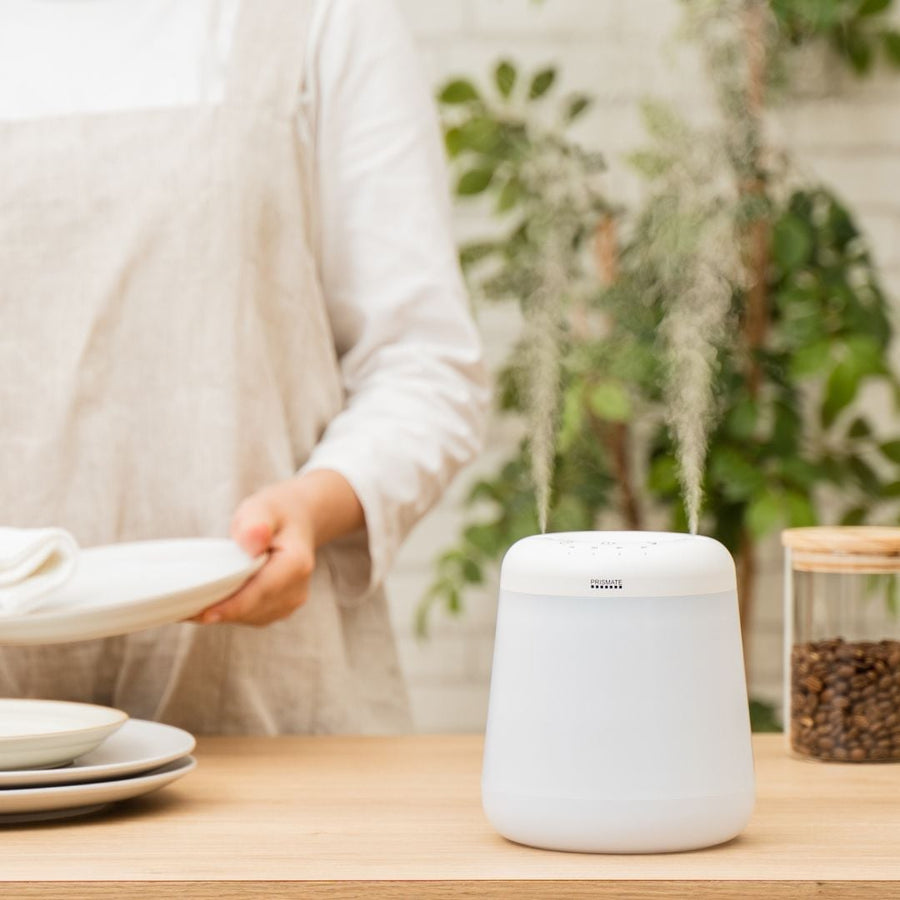Cordless top-fill humidifier with dual mist function that prevents water spills even if it falls over