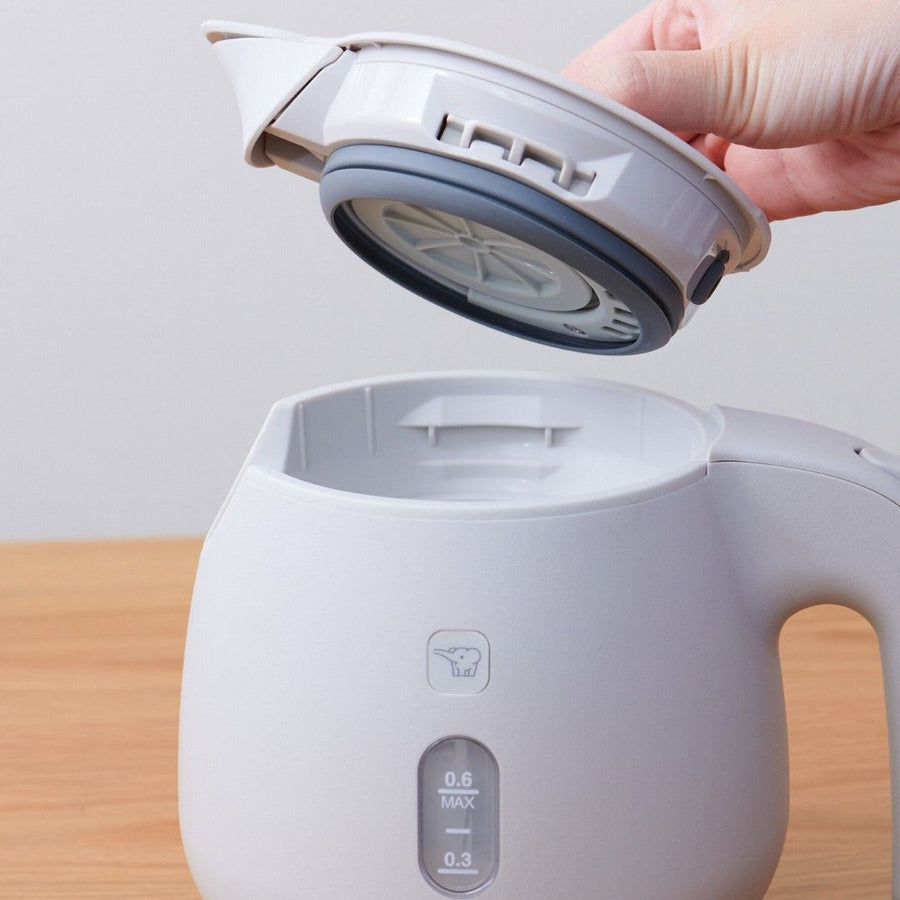 電気ケトル 0.6L