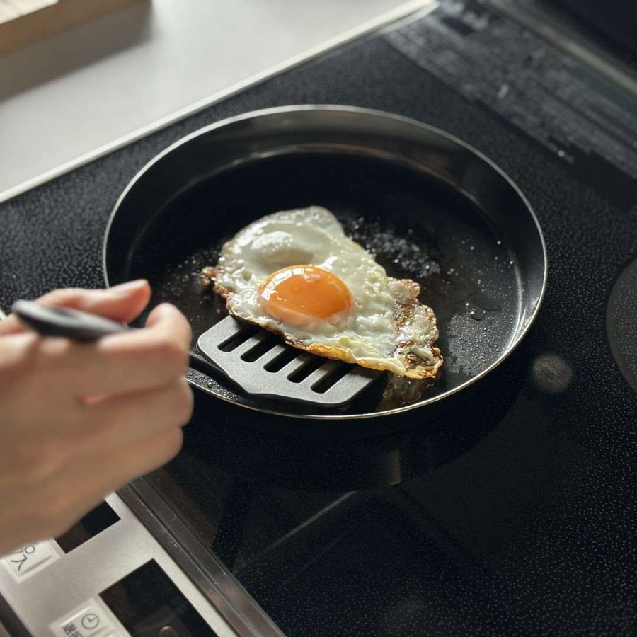 bws SELECTION Iron Frying Pan with Lid for Delicious Fried Eggs