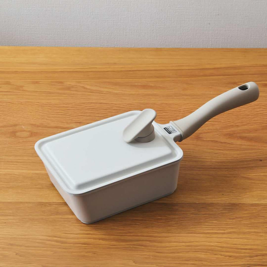 Deep square frying pan