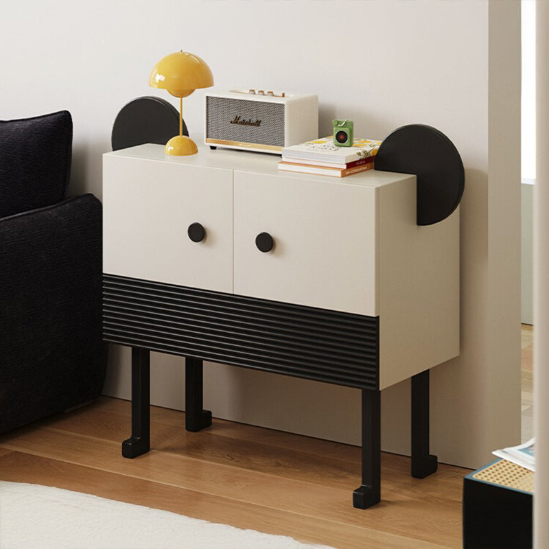 Panda-shaped monotone side chest