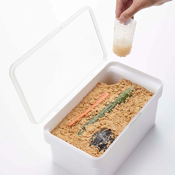 Tower Airtight Pickled Rice Bran Case with Water Remover, White, Wide Opening Transparent Lid, Refrigerator Storage, Vegetable Compartment Storage