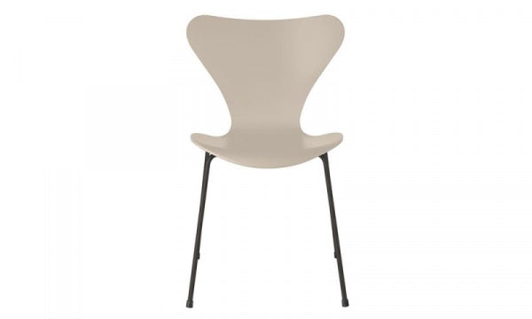 Seven Chair 3107 Lacquer Light Beige